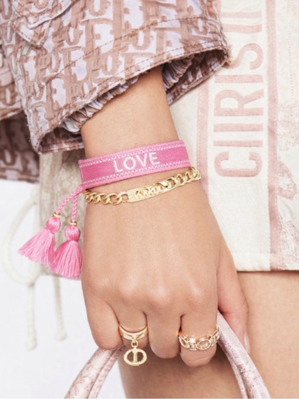 Inspirational friendship bracelet with "LOVE" embroidered 2/Set